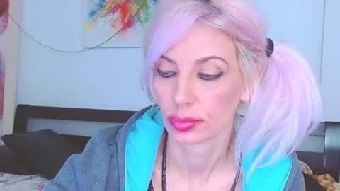 Lara online show from February 25, 2025, 1:52 am