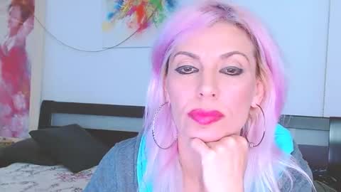 Lara online show from March 4, 2025, 9:54 pm