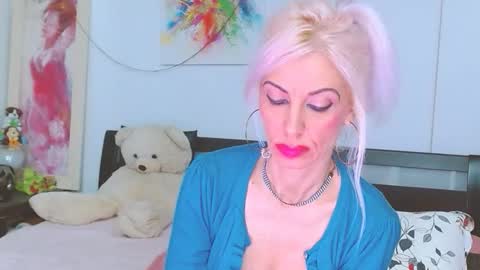 Lara online show from November 12, 2025, 12:44 am