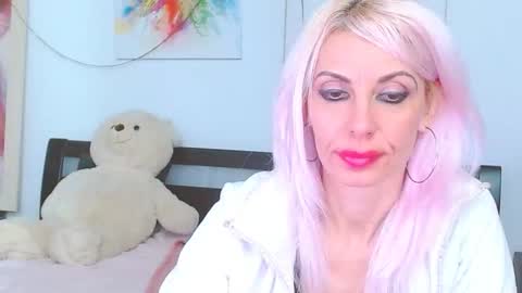 Lara online show from December 3, 2025, 8:23 am