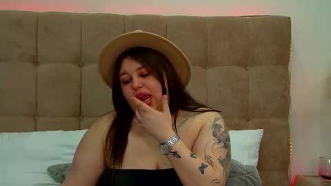 LillianHaig online show from March 7, 2025, 4:13 am