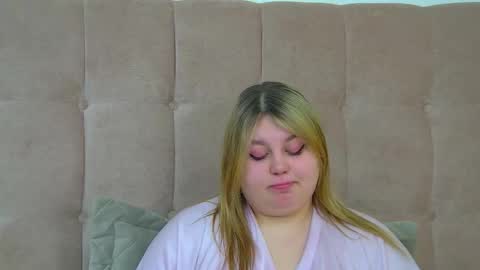 LillianHaig online show from February 8, 2026, 6:44 pm