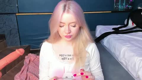 lillie_berry online show from April 20, 2026, 4:48 am