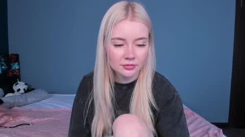 Snapshot of lillie_berry chatting on May 30, 2026, 4:53 am lillie_berry online show from May 30, 2026, 4:53 am