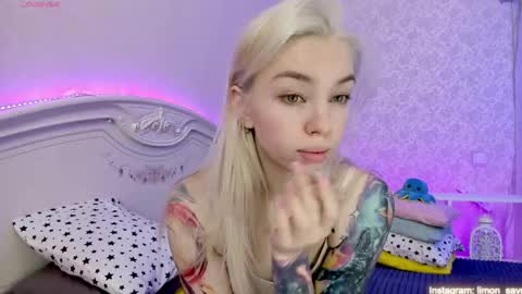 LilliMoore online show from February 16, 2025, 11:59 pm