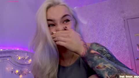 LilliMoore online show from September 25, 2025, 2:04 am