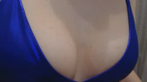 Snapshot of lillkit chatting on October 22, 2025, 9:14 pm Lilu online show from October 22, 2025, 9:14 pm