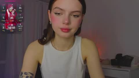 Snapshot of lillly_meow_ chatting on April 16, 2026, 8:09 pm Lilia online show from April 16, 2026, 8:09 pm