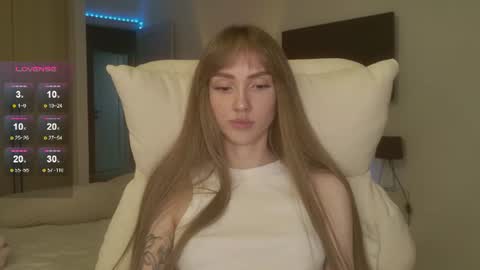 Snapshot of lilllybae chatting on July 21, 2026, 10:45 pm Lilly online show from July 21, 2026, 10:45 pm