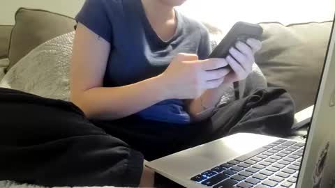 Snapshot of lilly49547 chatting on February 14, 2026, 3:03 am Lilly online show from February 14, 2026, 3:03 am