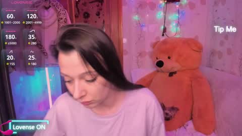 Lilly  online show from February 10, 2025, 12:52 am