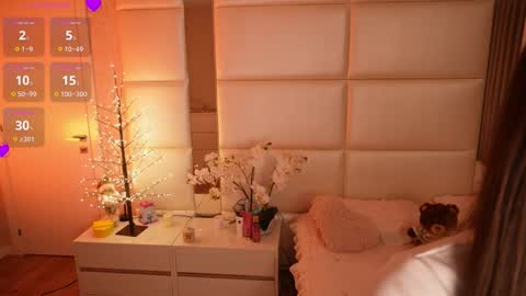 Lilly Colins online show from February 25, 2026, 7:23 pm