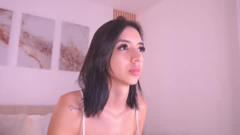 Lilly Thompson  online show from January 24, 2025, 5:21 am