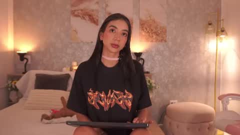Snapshot of lillythompson_ chatting on June 10, 2026, 3:18 am Lilly Thompson online show from June 10, 2026, 3:18 am