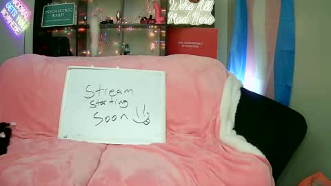 lillyVonT online show from October 5, 2025, 10:07 pm