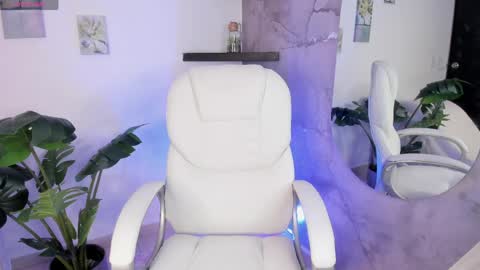 Snapshot of lilokat_ chatting on April 14, 2026, 8:48 pm Lilo online show from April 14, 2026, 8:48 pm