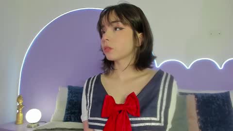 Lilou online show from March 4, 2025, 11:40 am