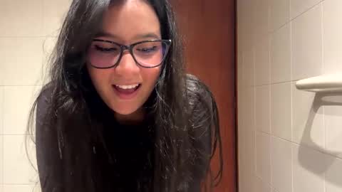 lilprincessxoxo_ online show from January 24, 2025, 6:57 am