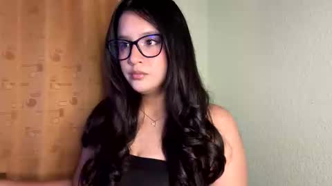 lilprincessxoxo_ online show from January 28, 2025, 2:32 am