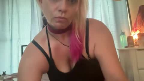 Snapshot of lilpuffster chatting on October 25, 2025, 9:09 pm lilpuffster online show from October 25, 2025, 9:09 pm