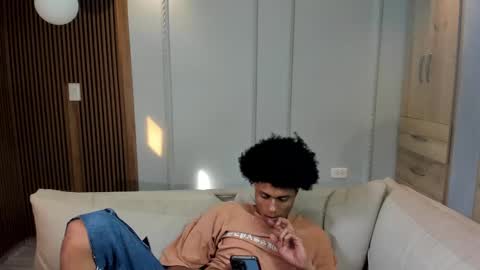 Snapshot of lilr_ chatting on December 2, 2024, 1:02 pm lilr_ online show from December 2, 2024, 1:02 pm