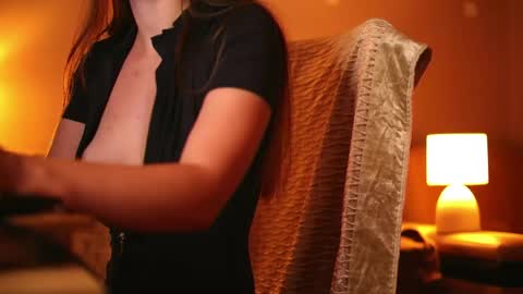 Snapshot of liltightbabe chatting on June 6, 2026, 5:50 pm liltightbabe online show from June 6, 2026, 5:50 pm
