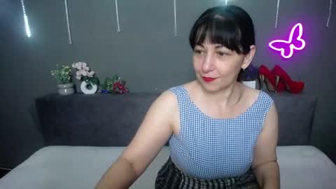 Snapshot of lilugrants chatting on May 4, 2026, 6:37 pm lilugrants online show from May 4, 2026, 6:37 pm