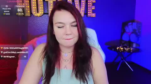 Lilu online show from December 12, 2024, 5:04 pm