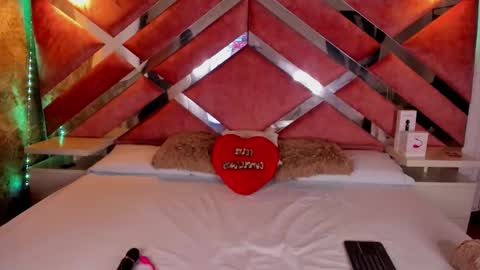 Lily online show from December 14, 2025, 8:02 pm