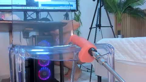 lily_cole27 online show from June 26, 2026, 1:15 pm
