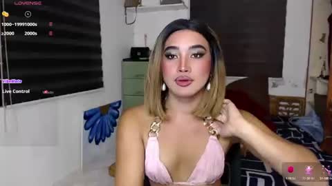 Snapshot of lily_darling chatting on October 12, 2025, 2:38 pm Lily Darling online show from October 12, 2025, 2:38 pm