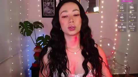 Snapshot of lily_evans_ chatting on December 11, 2024, 1:58 am just lily online show from December 11, 2024, 1:58 am