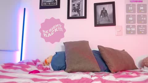 Snapshot of lily_evans_ chatting on January 16, 2025, 1:16 am just lily online show from January 16, 2025, 1:16 am