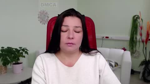 Lily online show from September 23, 2025, 5:43 am