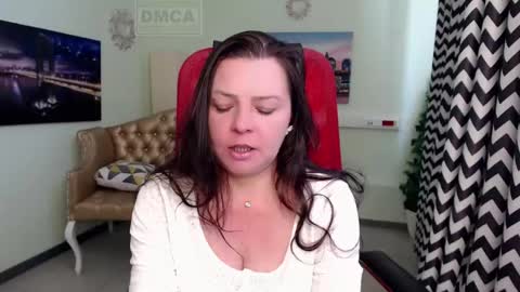 Snapshot of lily_flower7_ chatting on May 8, 2026, 7:25 am Lily online show from May 8, 2026, 7:25 am