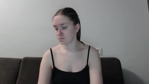 lily_love_x online show from February 14, 2025, 3:33 am