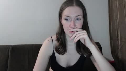 lily_love_x online show from January 6, 2026, 10:23 pm