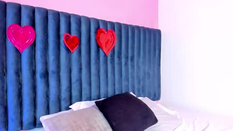 Lily Miiller online show from February 18, 2025, 8:36 pm