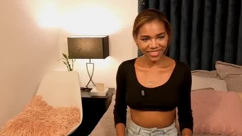 Lily Miiller online show from September 23, 2025, 8:45 pm