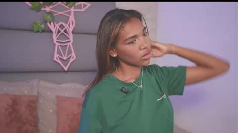 Lily Miiller online show from November 17, 2025, 8:58 pm