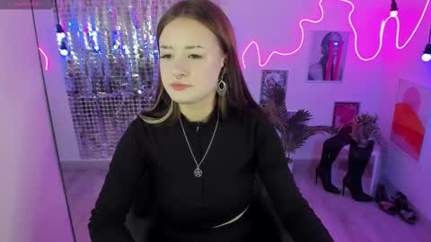 Lily online show from March 7, 2025, 7:41 am