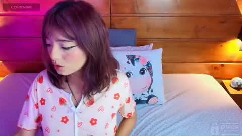 Snapshot of lily_reeds chatting on July 12, 2026, 7:38 pm Lily online show from July 12, 2026, 7:38 pm