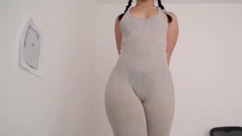 Lily Roberts online show from March 26, 2026, 2:55 pm