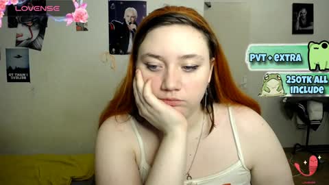 Snapshot of lily_shamy chatting on February 7, 2025, 9:26 pm Alice online show from February 7, 2025, 9:26 pm