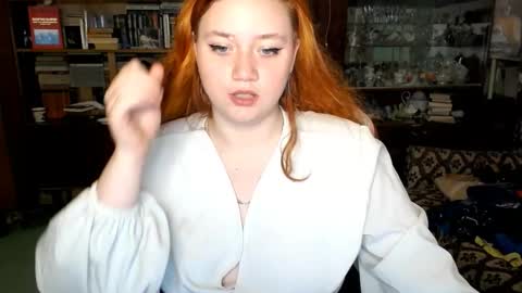 Snapshot of lily_shamy chatting on September 24, 2025, 7:17 pm Alice online show from September 24, 2025, 7:17 pm