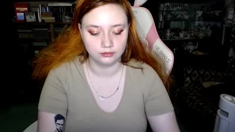 Snapshot of lily_shamy chatting on October 2, 2025, 4:03 pm Alice online show from October 2, 2025, 4:03 pm