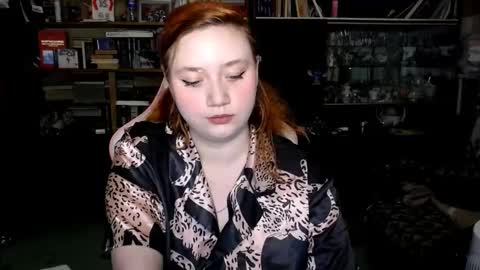 Snapshot of lily_shamy chatting on October 9, 2025, 6:39 pm Alice online show from October 9, 2025, 6:39 pm