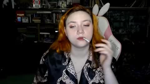 Snapshot of lily_shamy chatting on October 15, 2025, 4:40 pm Alice online show from October 15, 2025, 4:40 pm