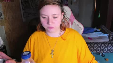 Snapshot of lily_shamy chatting on May 29, 2026, 12:03 pm Alice online show from May 29, 2026, 12:03 pm