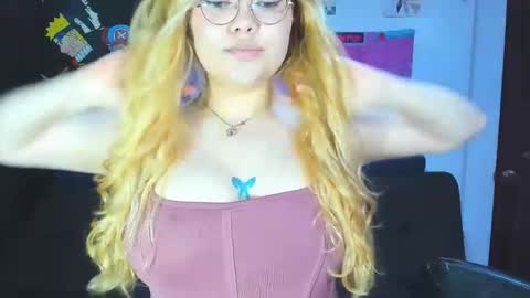 lily_stone04 online show from April 20, 2026, 5:21 am